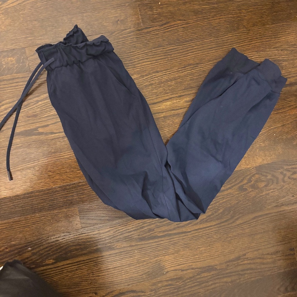 lululemon navy blue joggers
